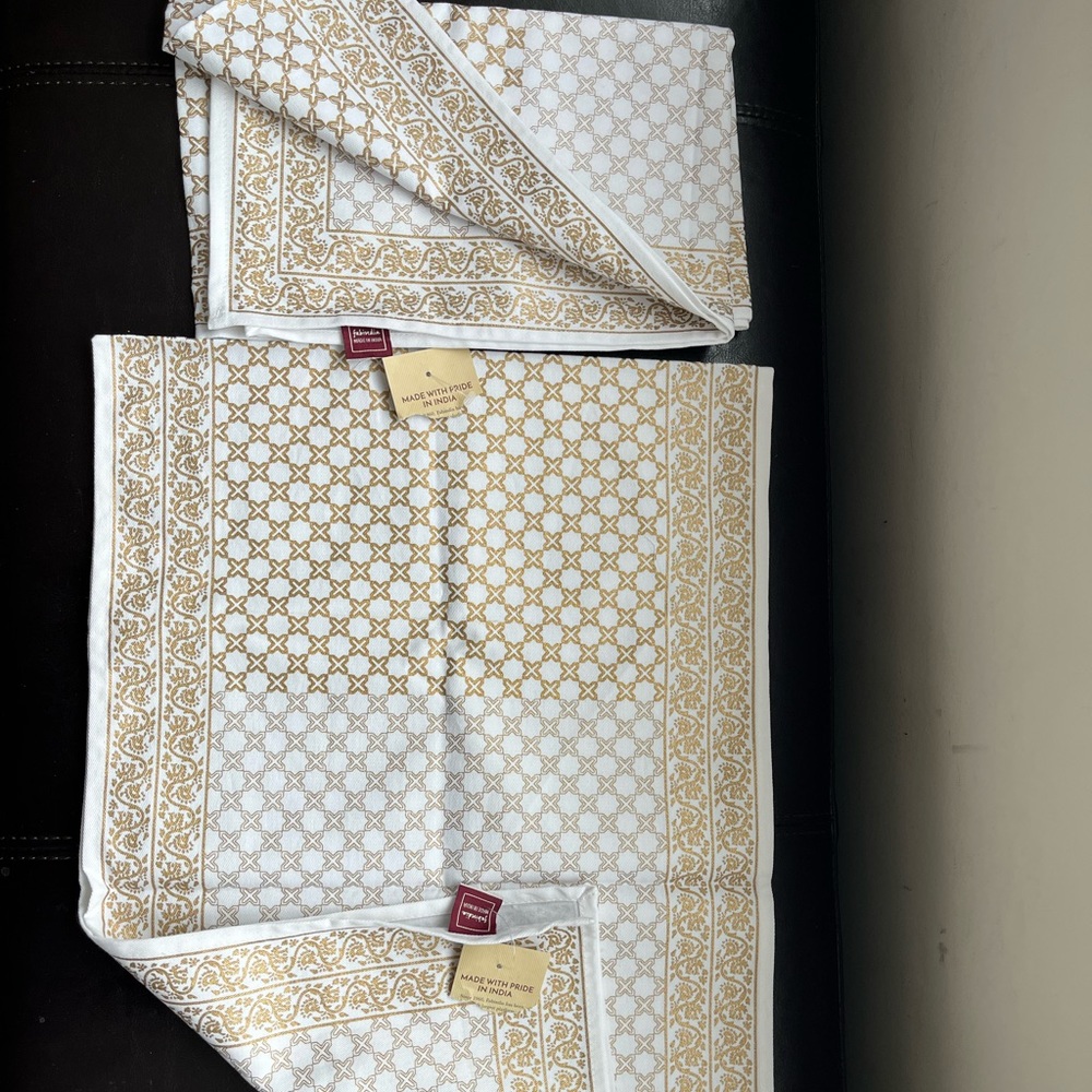 NWT Fabindia Set of 2 Holiday Hand Block Printed White & Gold - 14" by 44"